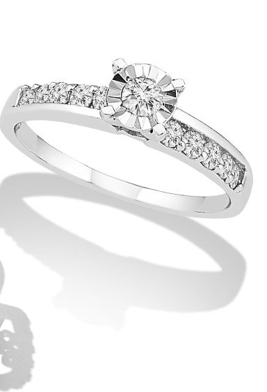 White Gold & Diamond Ring