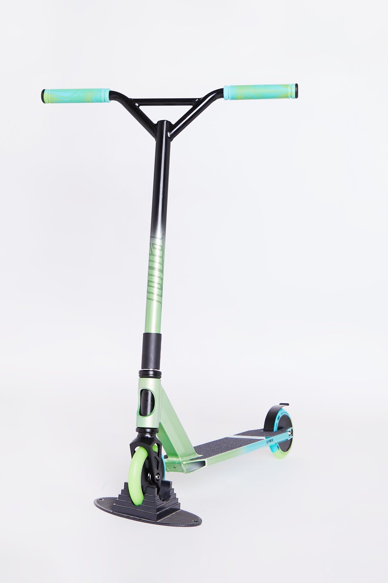 Image of Pivot X-Park Green & Blue Scooter