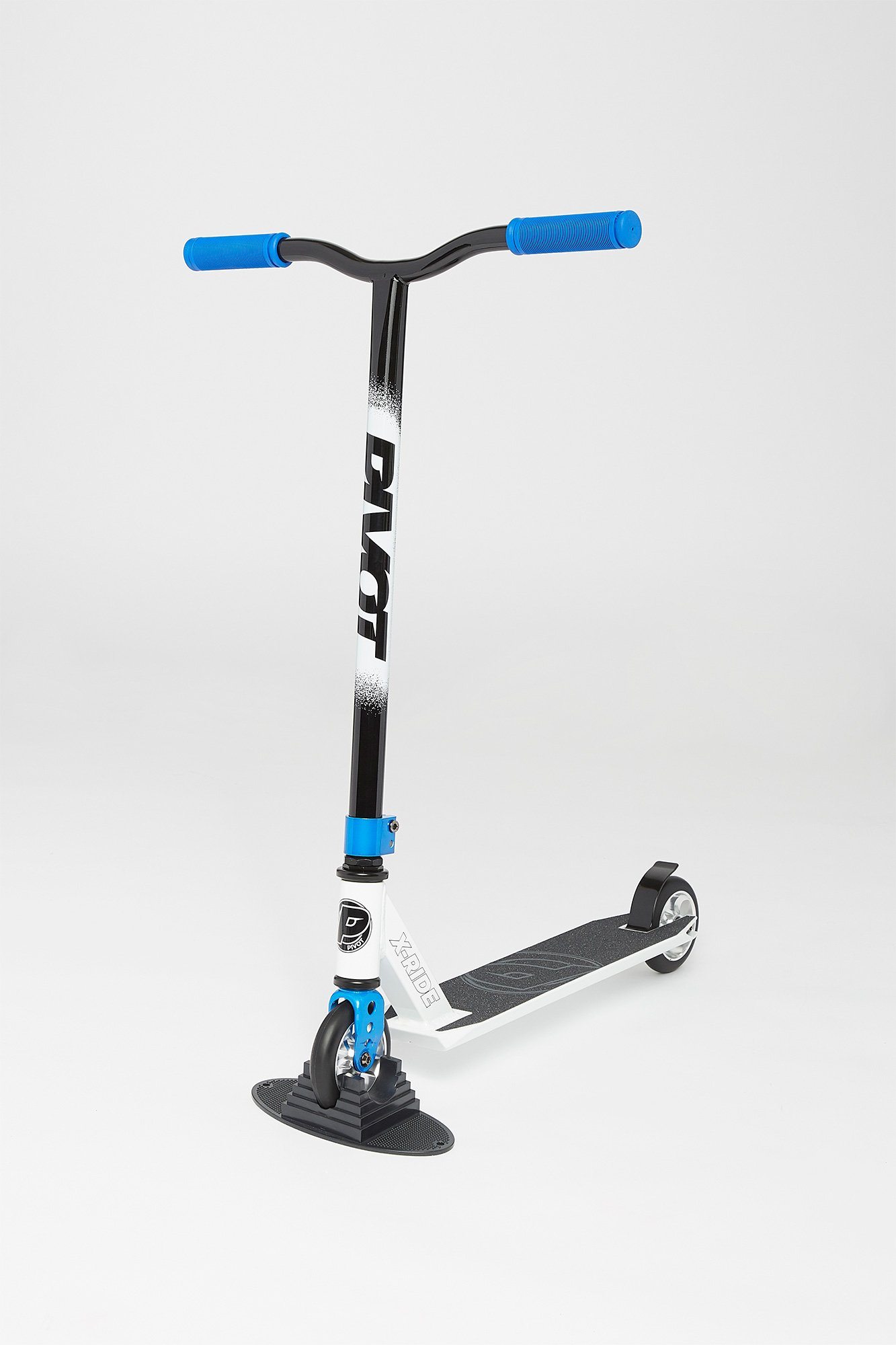 Image of Pivot X-Ride 9 White and Blue Scooter