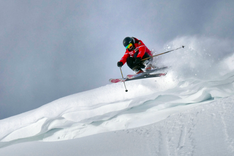 SKIER IMAGE