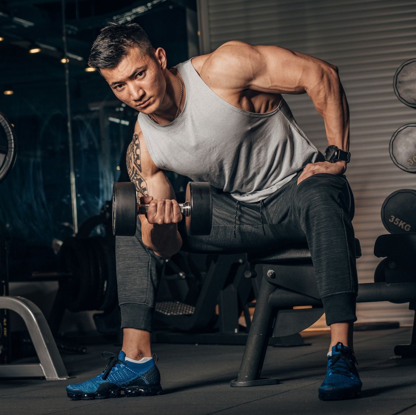 Build Muscle With the Men's Health 4-Week Beginner Workout Plan