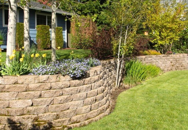 Dos and Don'ts of Building Retaining Walls 