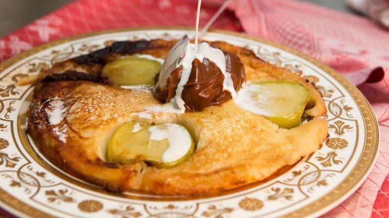 Giant Apple and Dulce de Leche Pancake