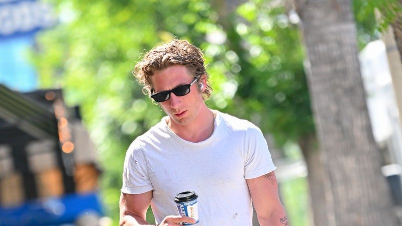 jeremy allen white