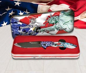 AMERICAN HERO KNIFE WITH GIFT TIN