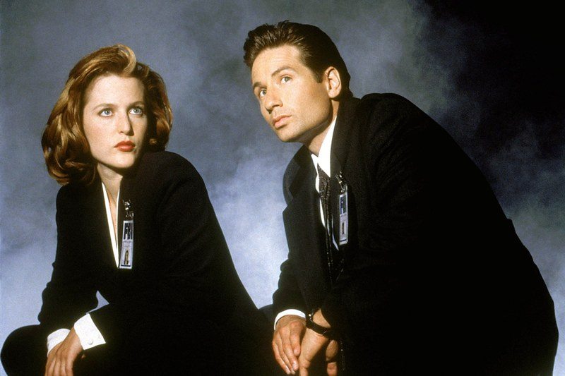 Gillian Anderson and David Duchovny in THE X-FILES