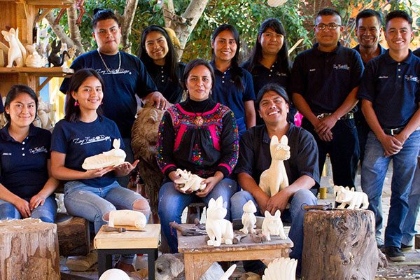 Zeny, Reyna and their team of alebrije artisans