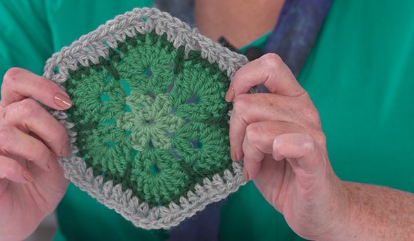 How to Crochet an African Flower Motif