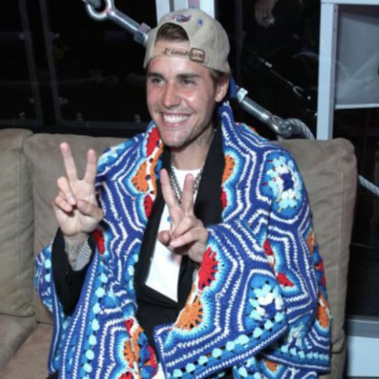 'Page Six' Says Justin Bieber Looked “Tormented” at the 'Vanity Fair' Oscars After-Party and Arrived With a Blanket