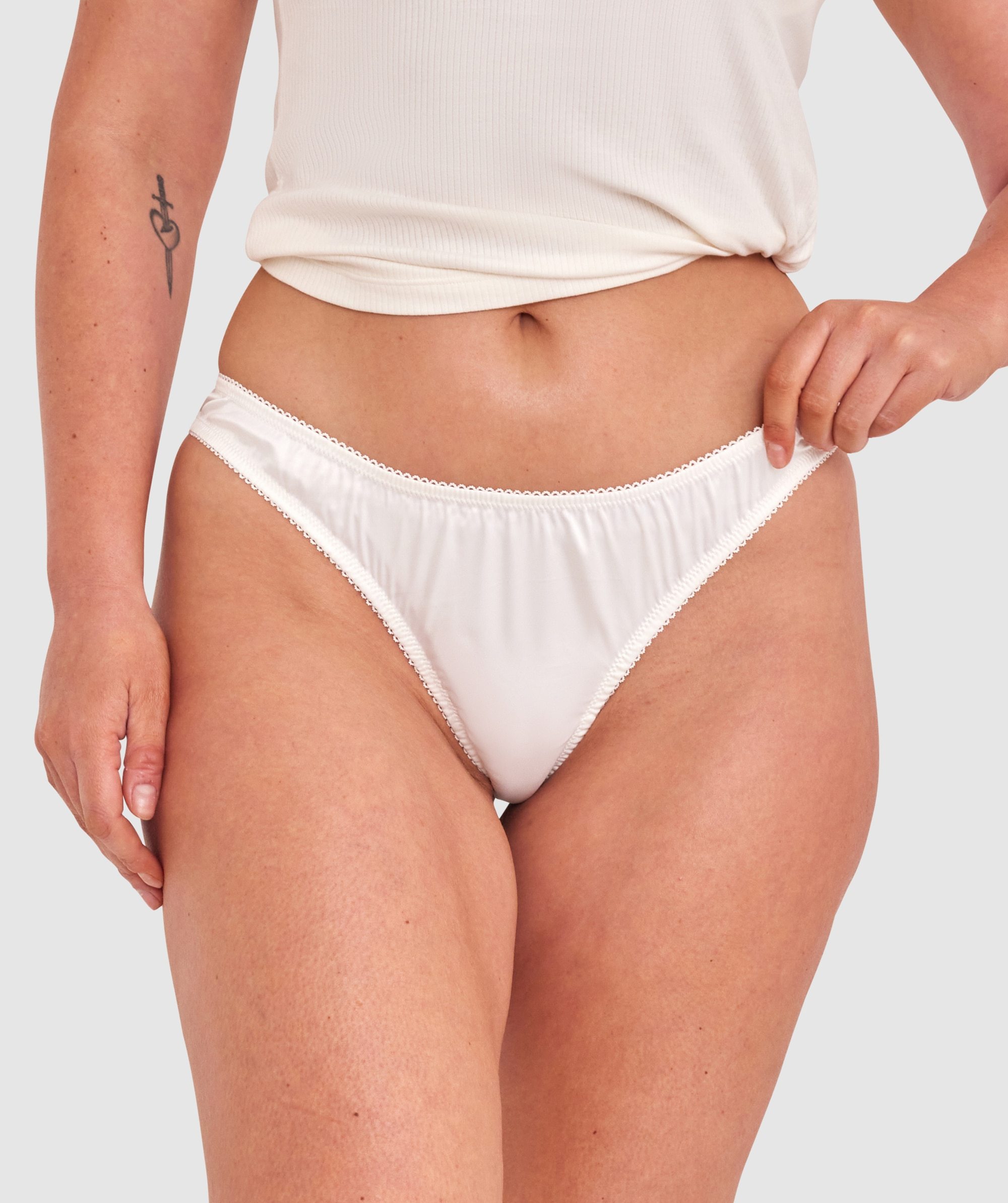 Lover High Leg G String - Ivory