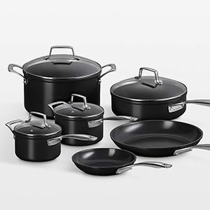 Le Creuset® Essential 10-Piece Cookware Set