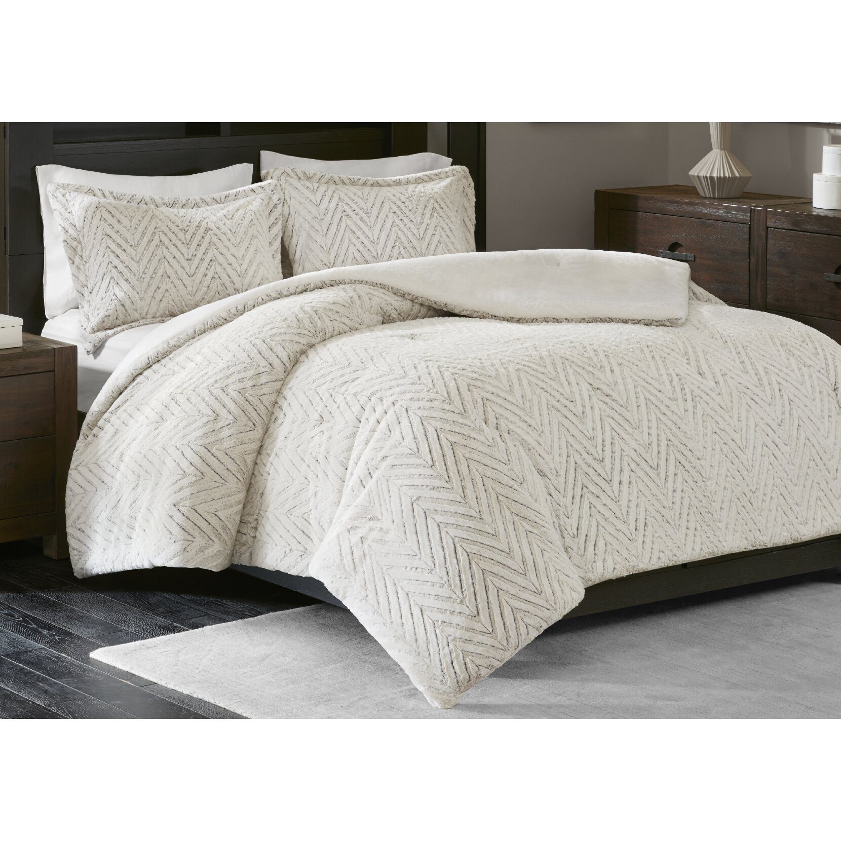 Brecht Comforter Set