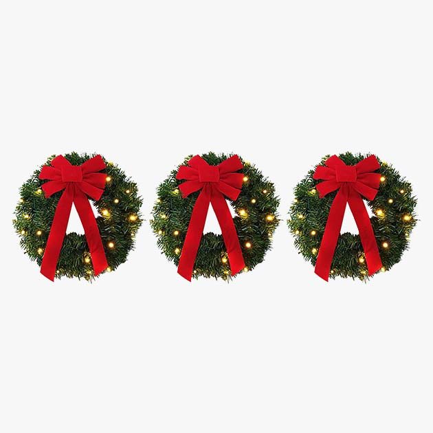 18-inch pre-lit battery opperated wreaths