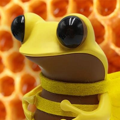 Bee's Knees Designer Toy by twelveDot