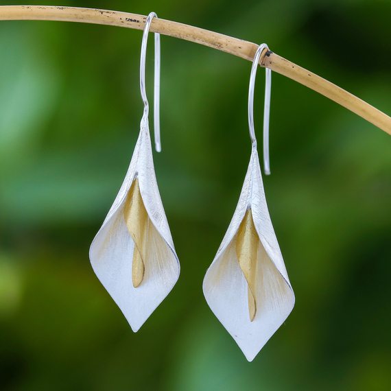 calla lily drop earrings