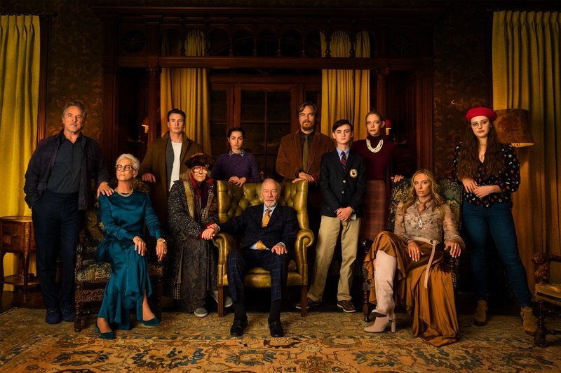 the cast of knives out in character