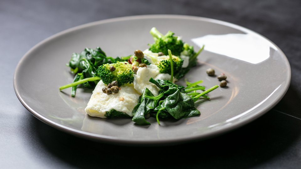 MetaBurn90: Egg White Omelet with Spinach, Broccoli, and Capers