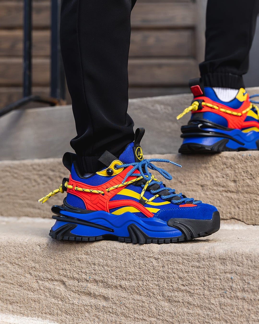 SAVE UP TO 40% OFF JAVI SNEAKERS