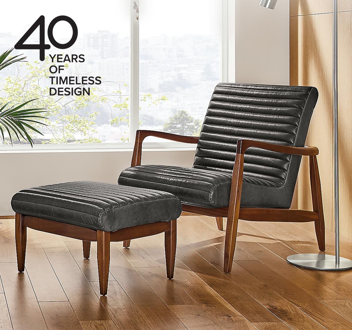 Callan in Vento smoke leather and walnut finish