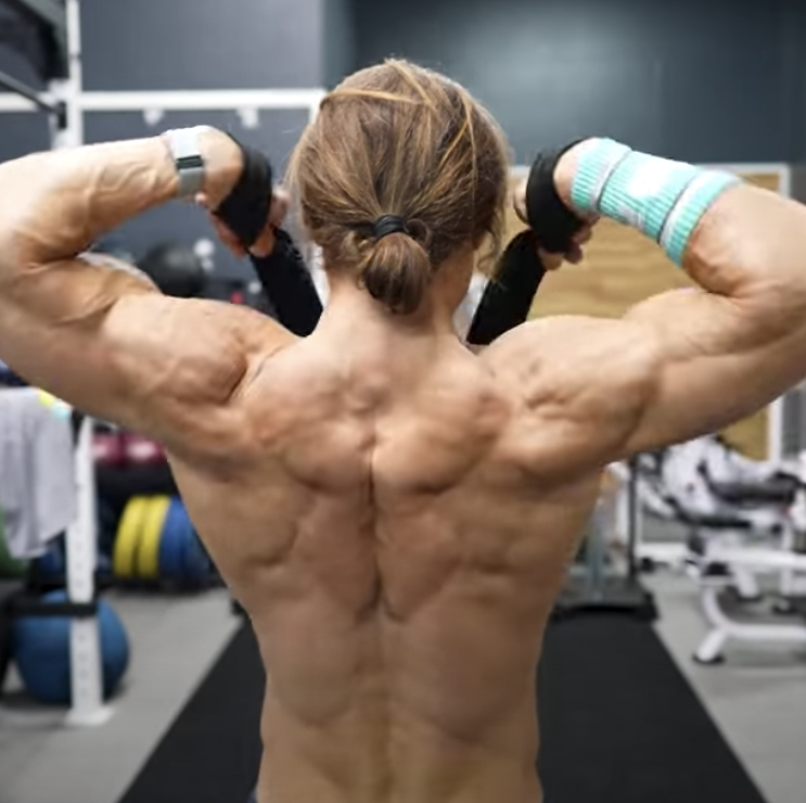 A Top Trainer Shares the Best Back Exercises That Don't Use Machines