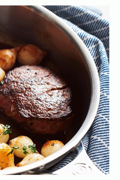 SAUTEED BEEF MEDALLIONS WITH PEARL ONION RED WINE SAUCE