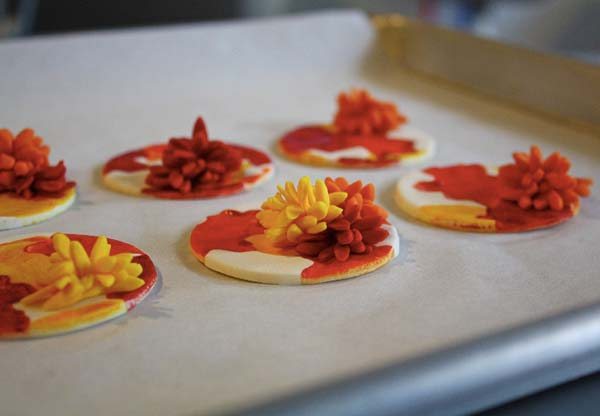 You’re Gonna Fall for These Autumn Leaves and Mums Cupcake Toppers