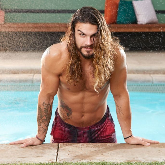 People On the Internet Are Body Shaming Jason Momoa's "Dad Bod.&q...