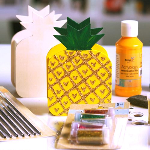 Create a Glittery Wooden Pineapple Desk Organizer