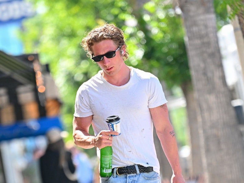 jeremy allen white