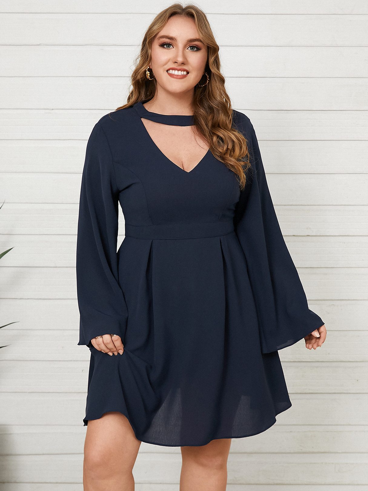 Plus Size Crew Neck Cut Out Long Sleeves Dress