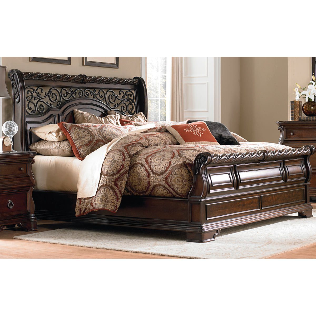 Traditional Brown Queen Bed - Arbor Place