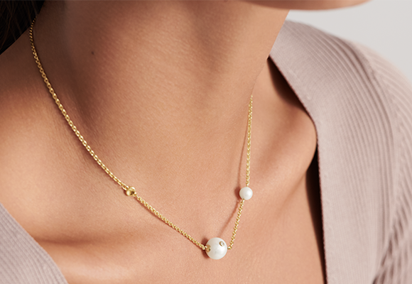 Signature Pearl Necklace