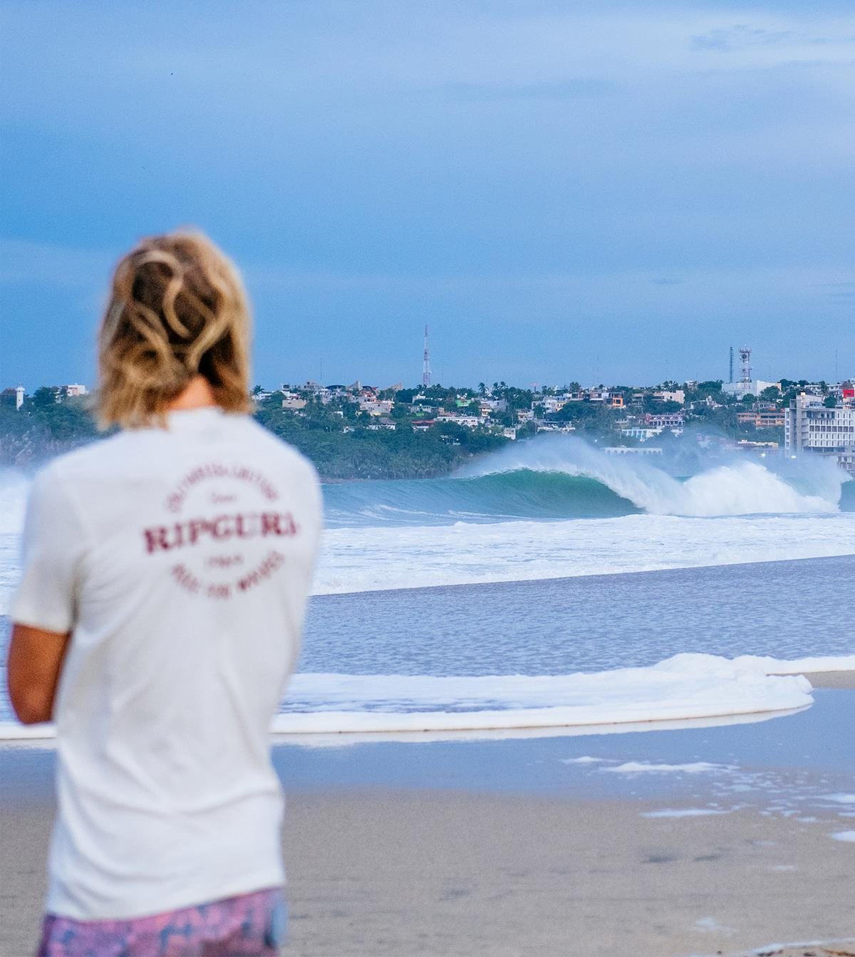 Owen Wright on the Search in the Perfecto Tee