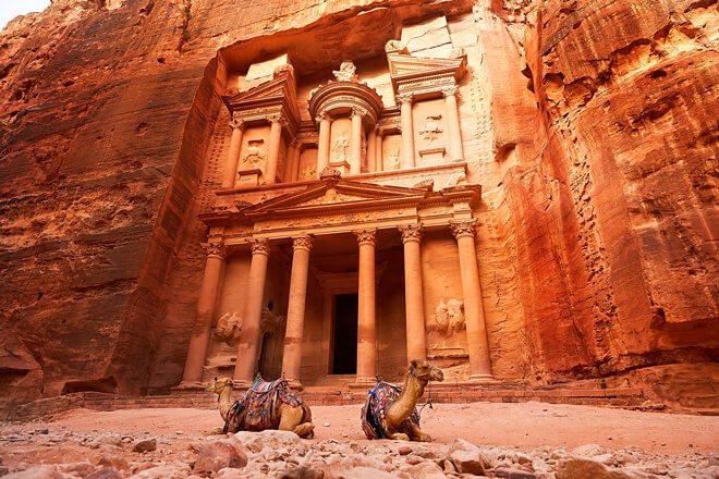  Experience the historical and cultural highlights of Jordan and Egypt.