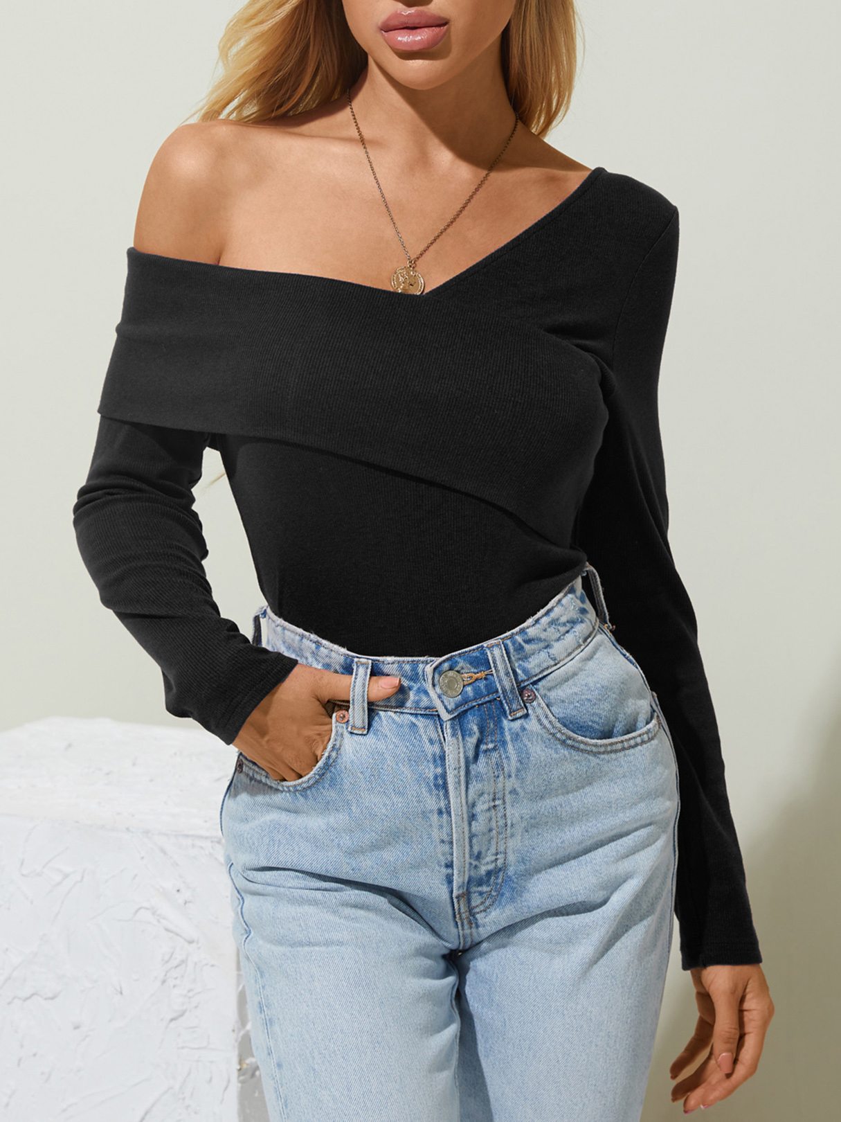 Crossed Front Strapless Long Sleeves Knit Tops
