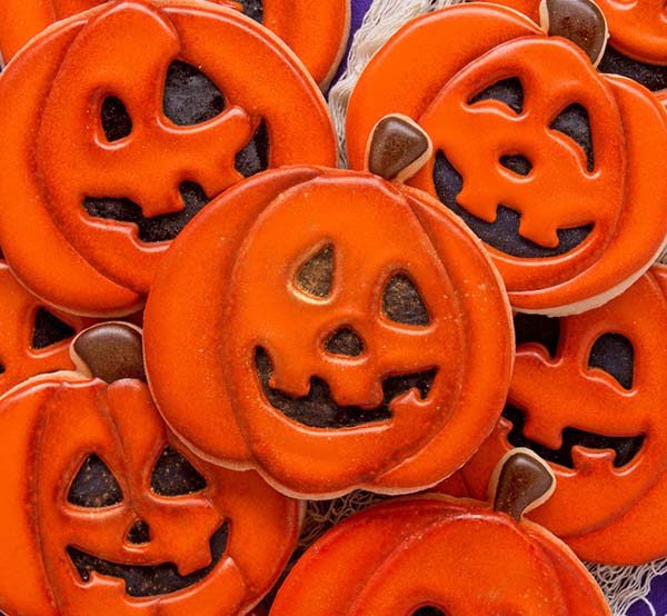 These Halloween Jack-O’-Lantern Cookies Are Worthy of a Toothy Grin