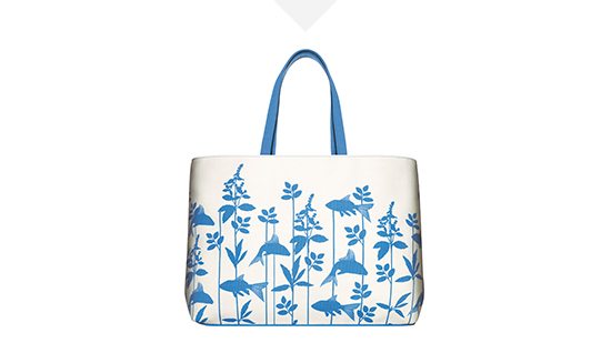 PACK IT IN A BEACH TOTE