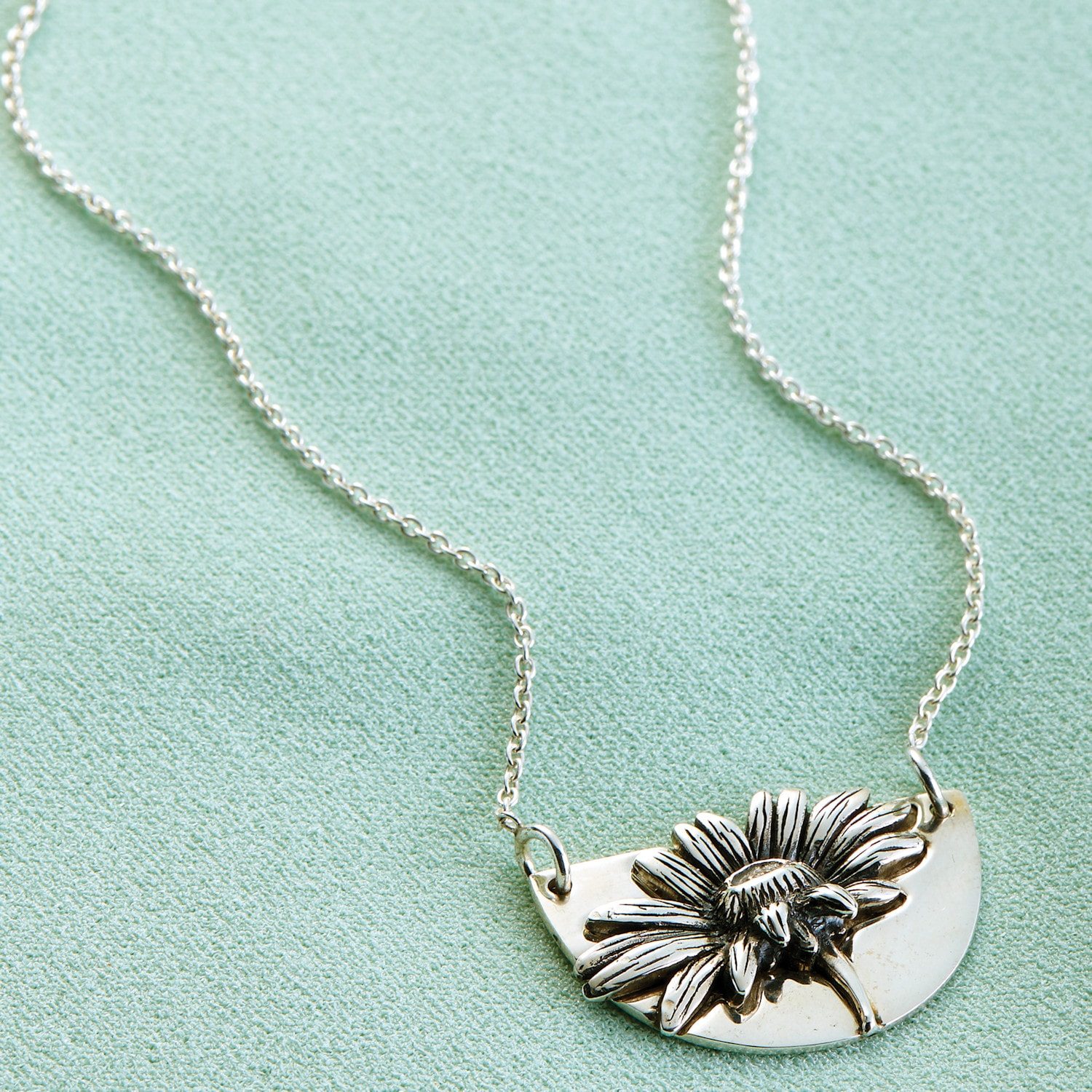 Daisy Necklace