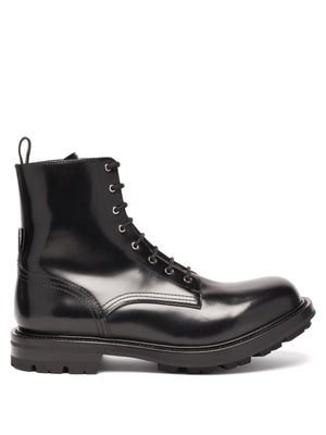 SHOP ALEXANDER MCQUEEN >