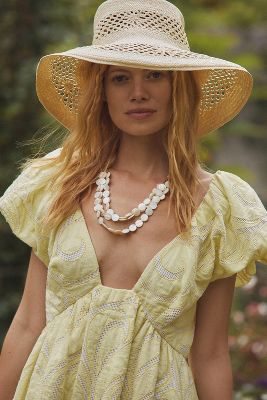Elegancia Tropical Rose Bucket?