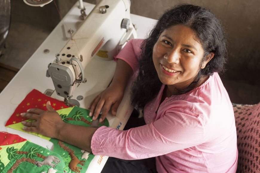 Zeny, Reyna and their team of alebrije artisans