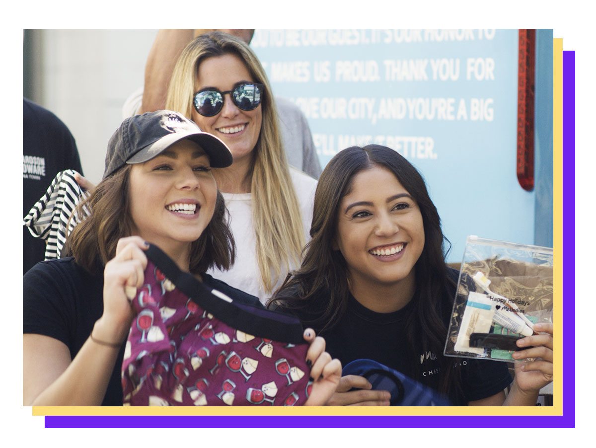 Underwear is the most requested yet least donated item to shelters. We believe in comfort for everyone, so we partnered with Lava Mae on November 8th to give the residents of Skid Row an opportunity for a shower and some MeUndies basics. 