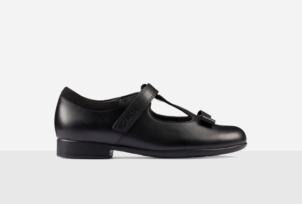 takes you to product page for Scala Hope kid black leather school shoes
