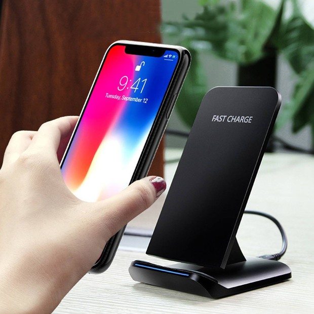 Wireless Fast Charger for iPhone, Samsung and all Qi Devices