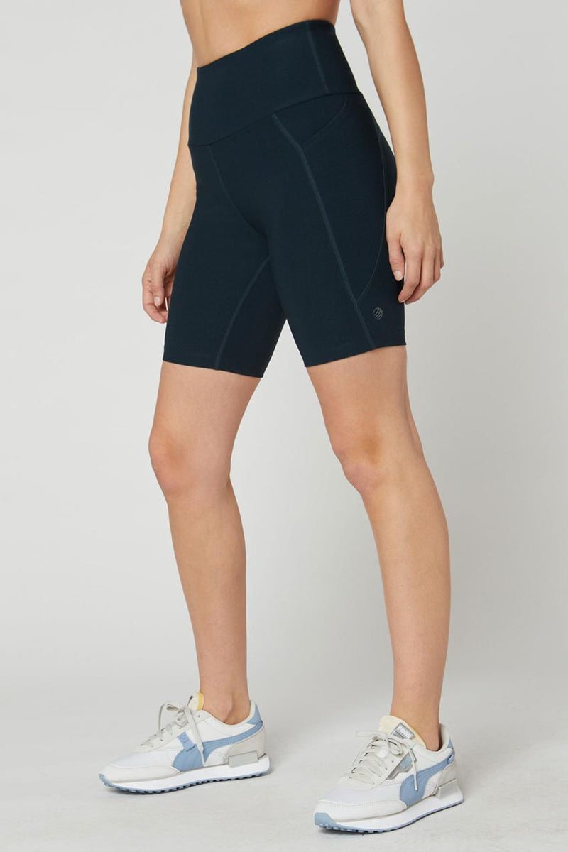Explore Recycled High-Waisted 8" Bike Short