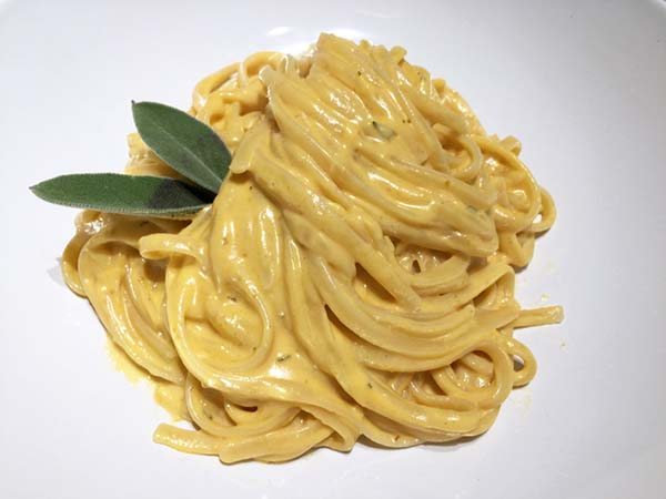 Feed Your Pumpkin Obsession With Pumpkin Alfredo Pasta