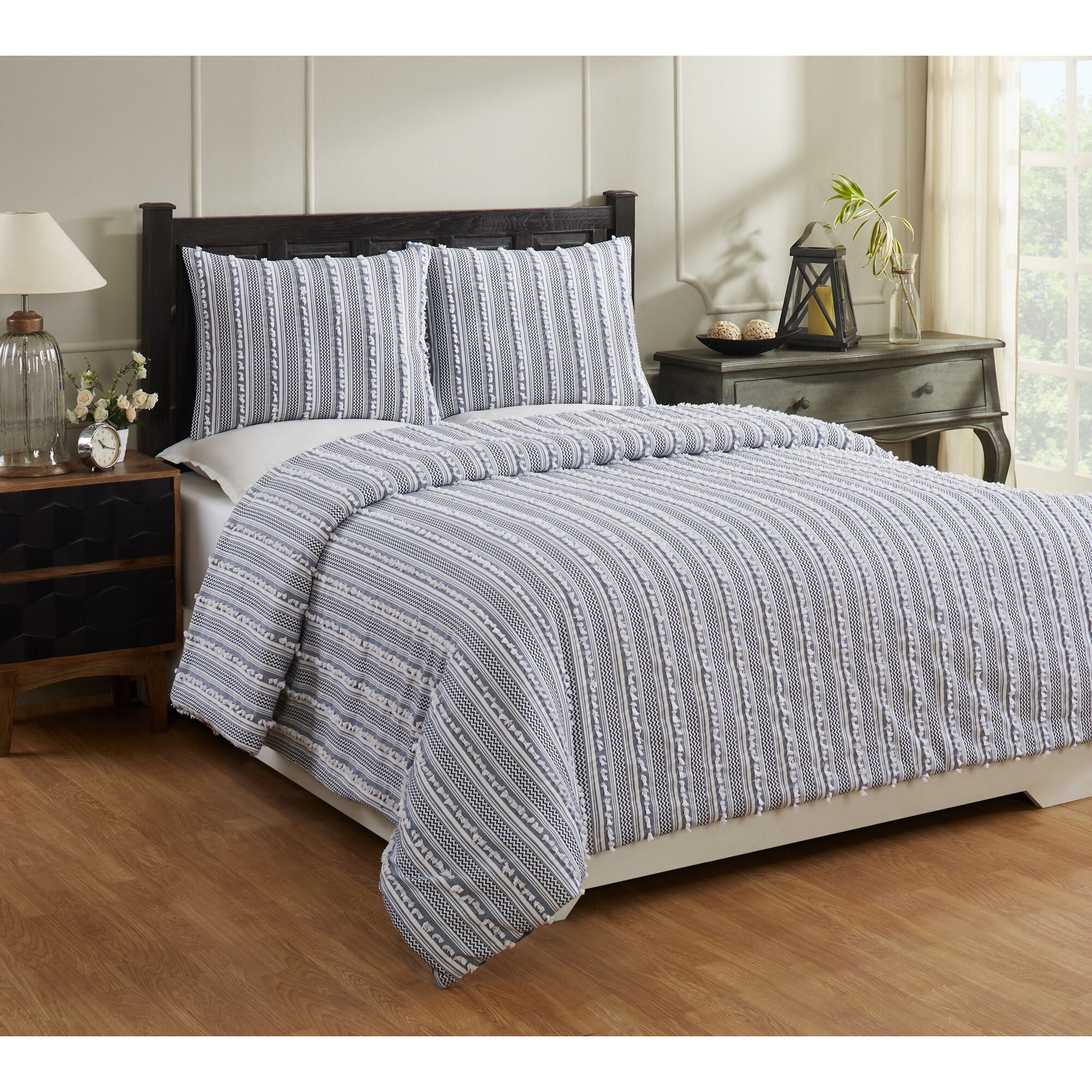 Janiya Comforter Set