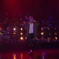 Troye Sivan performing "My My My!" on The Ellen Show