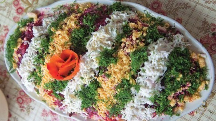 Selyodka Pod Shuboy (Layered Herring Salad)