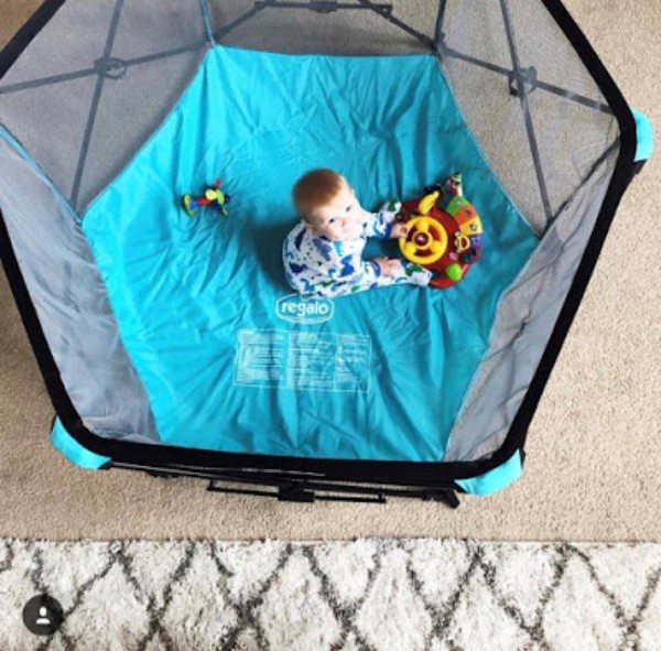 regalo portable play yard